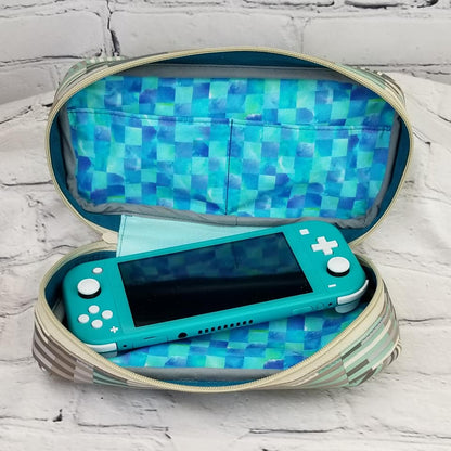 Hussy Case